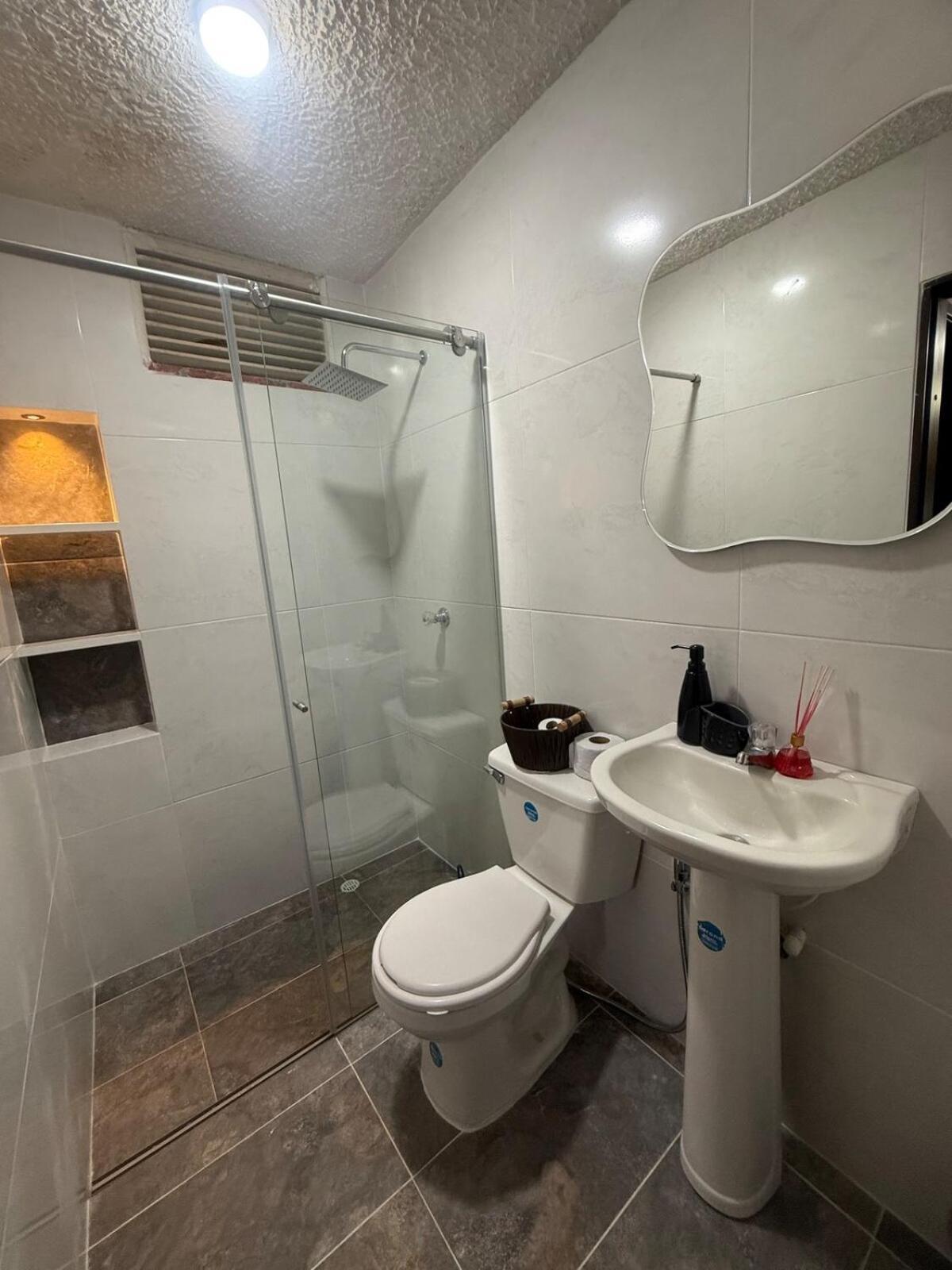 Hermosa Habitacion A Una Cuadra Del Ventura Plaza 3 Cúcuta Exteriör bild